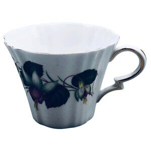 Royal standard tea cup fine china 2199 made in England floral white green READ
